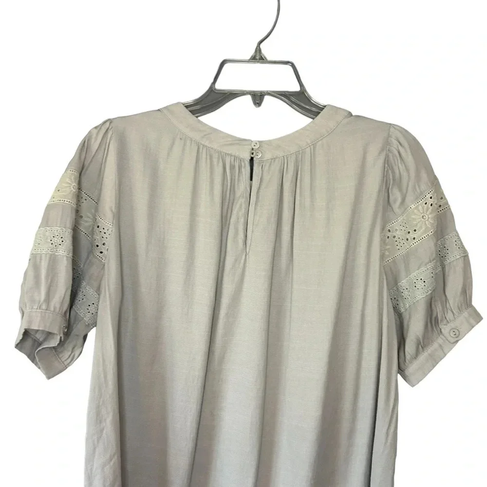 Doe & Rae shirt blouse short sleeves gray polyester embroidered small